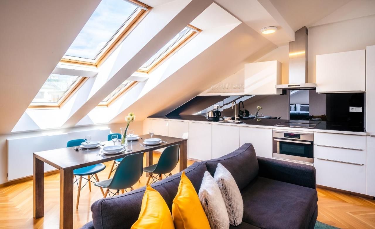 Luxurious Woodrow Wilson Apt In Prague Centre Exterior photo