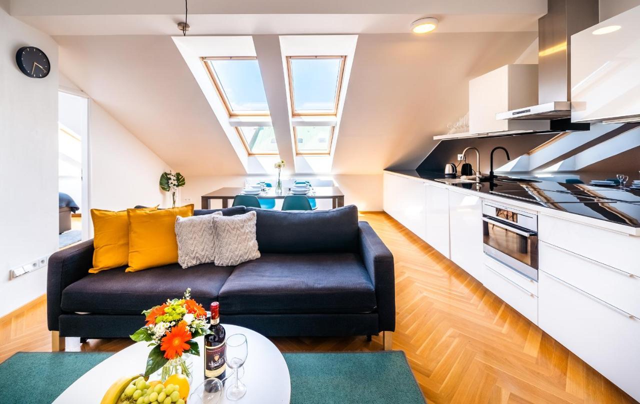 Luxurious Woodrow Wilson Apt In Prague Centre Exterior photo